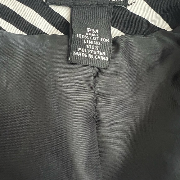 🔥🔥NEW BLK/WHT ZEBRA JACKET-TAGS Size PM 3/4 BELL SLEEVES- STYLISH- VERSATILE! - Picture 4 of 5